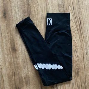 Pink cool and comfy athletic leggings.